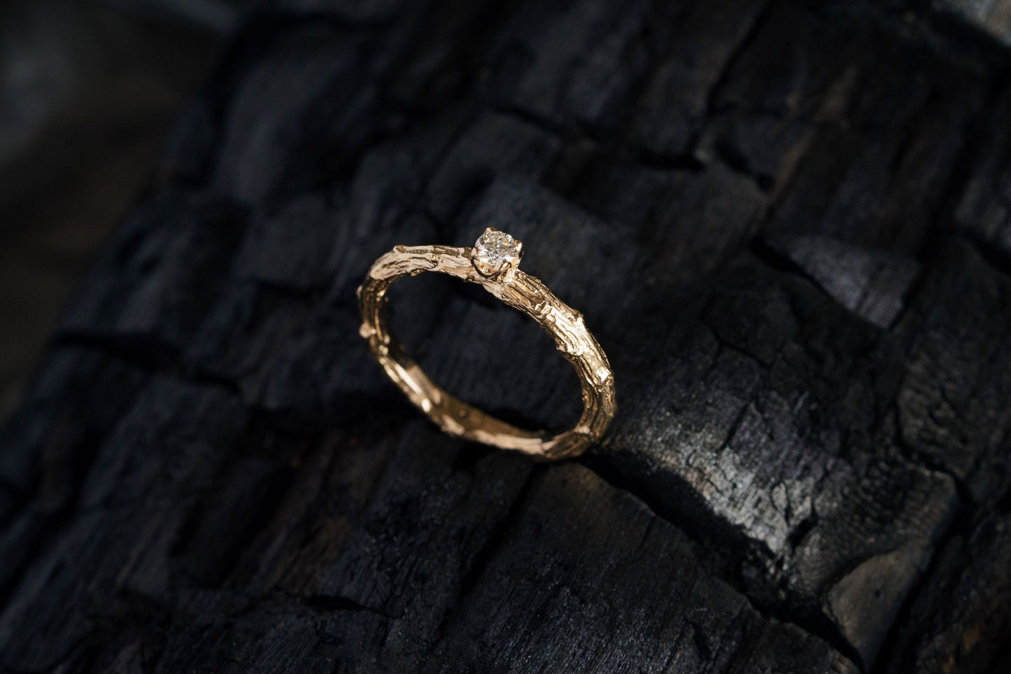Ring "Light vine" (gemstone 3,5 mm)