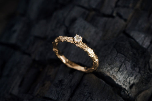 Ring "Light vine" (gemstone 3,5 mm)