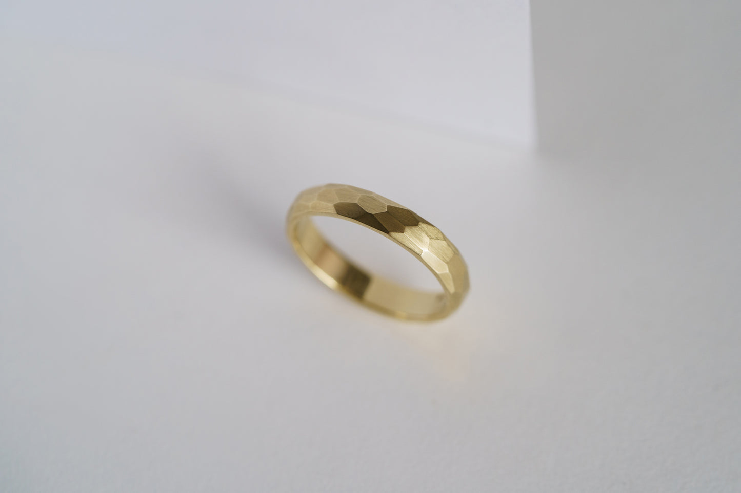 Ring "Small facets" (4 mm)