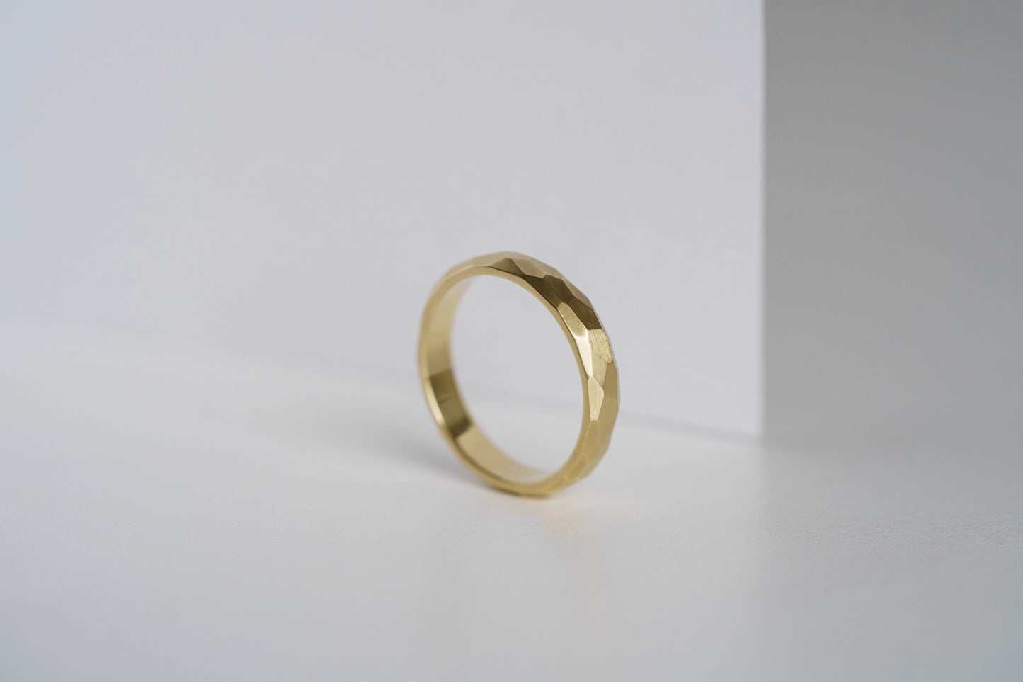 Ring "Small facets" (4 mm)