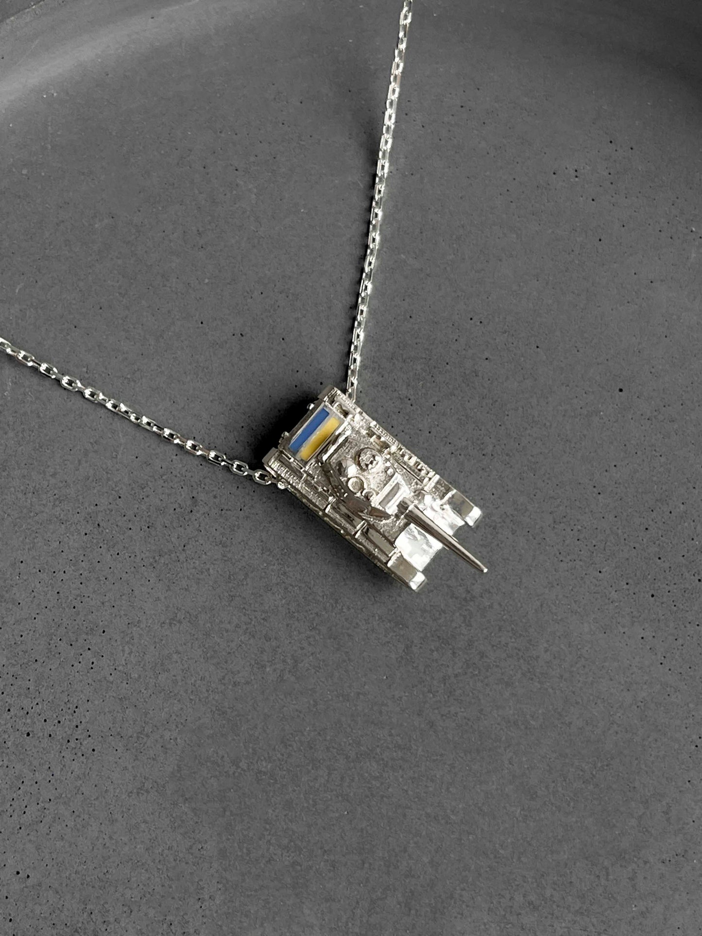 Necklace "Ukrainian tank" with flag