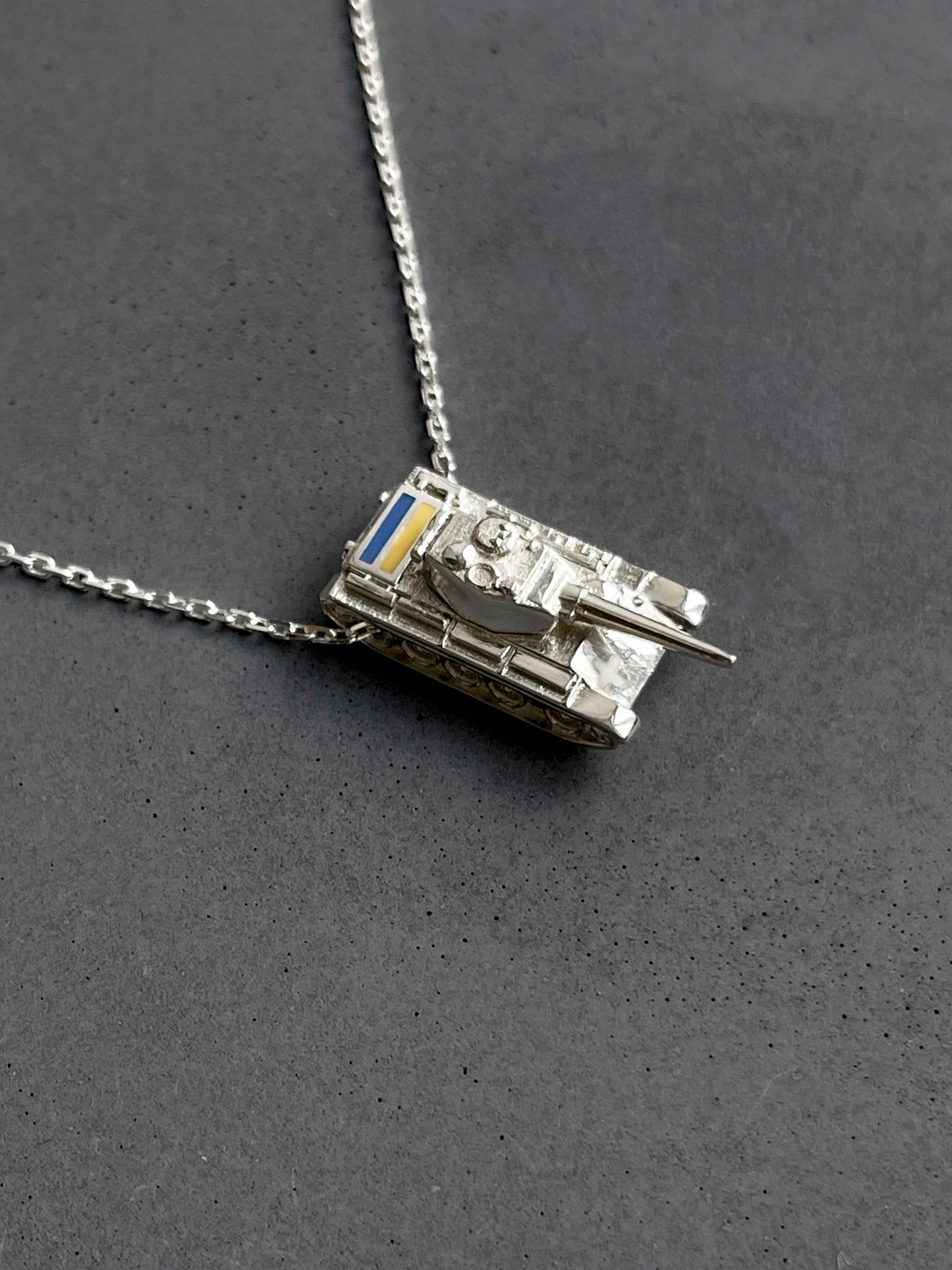 Necklace "Ukrainian tank" with flag
