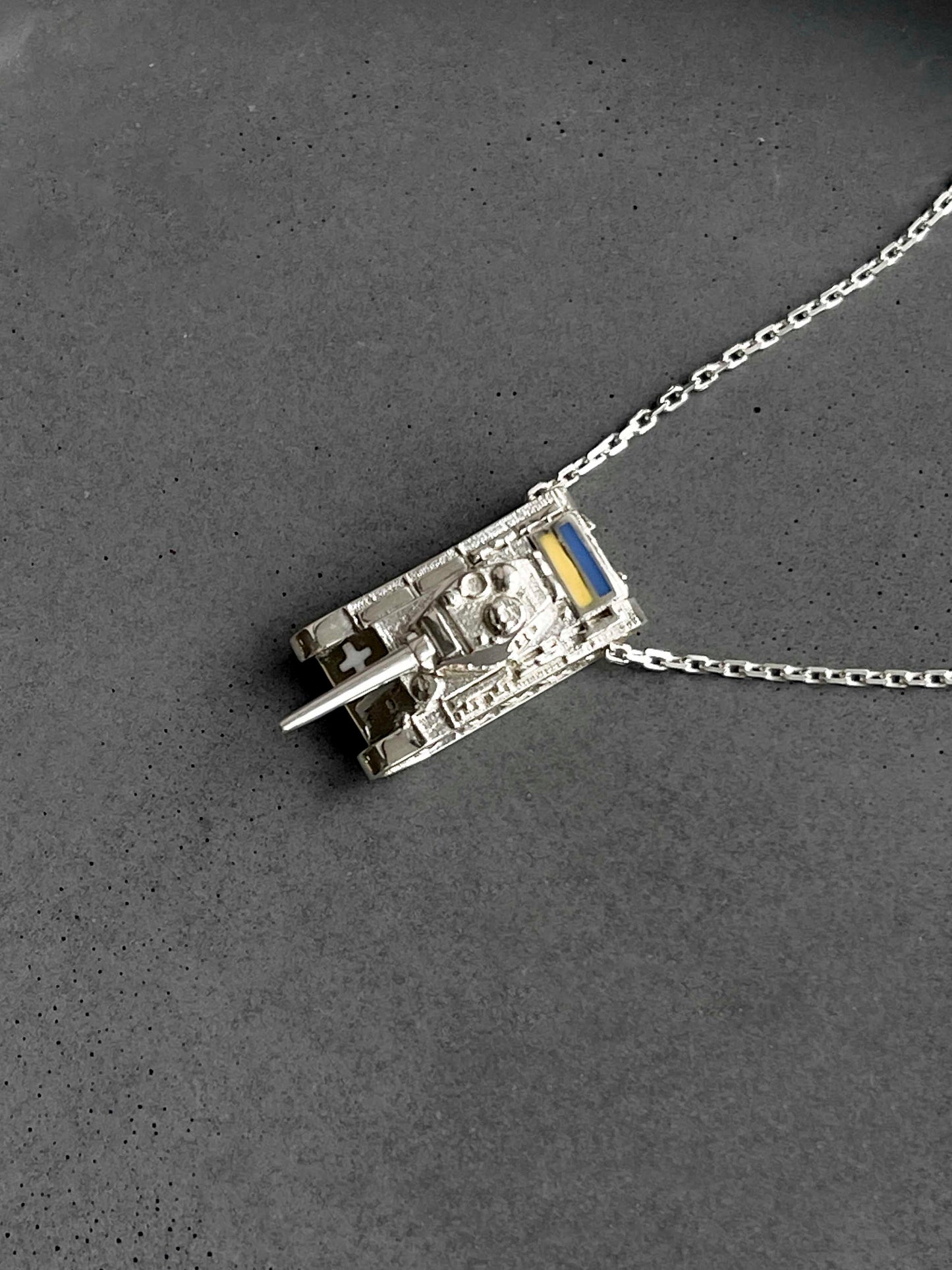 Necklace "Ukrainian tank" with flag