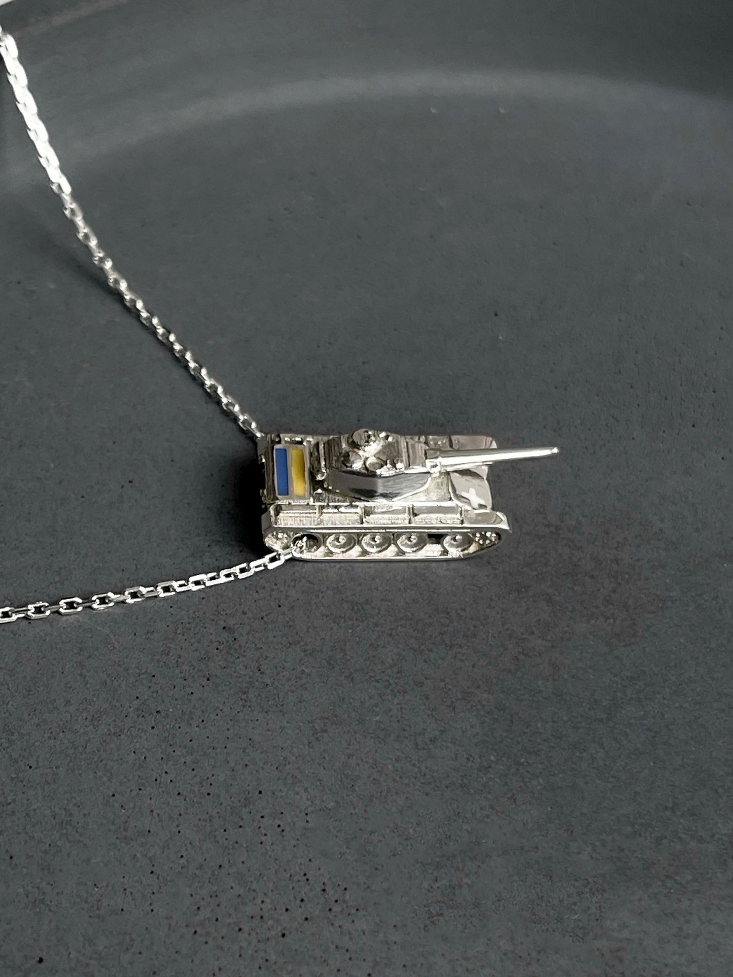 Necklace "Ukrainian tank" with flag