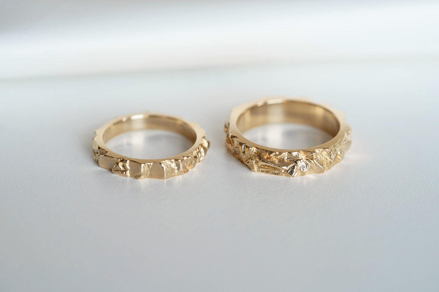 Wedding ring "Granite rock" light (5 mm)