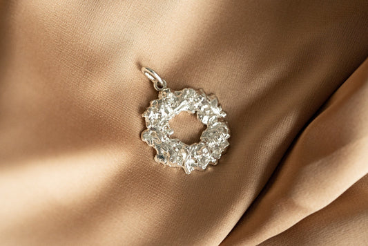 Pendant "Asteroid cluster"