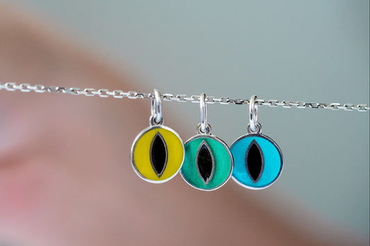 Pendant "Cat’s Eye" with enamel