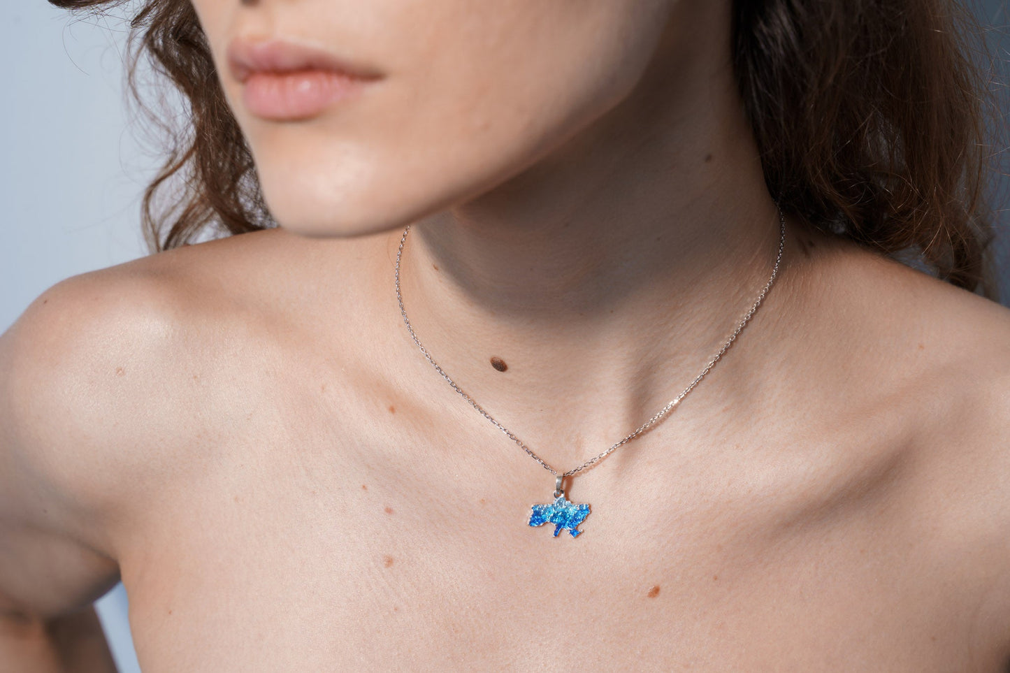 Pendant "United" textured with blue enamel