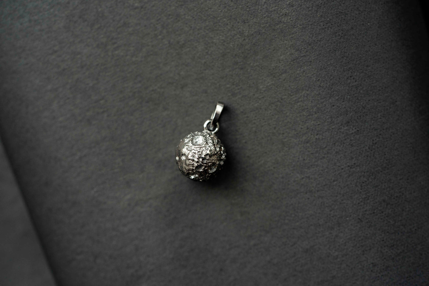 Pendant "Full moon" (9 mm)