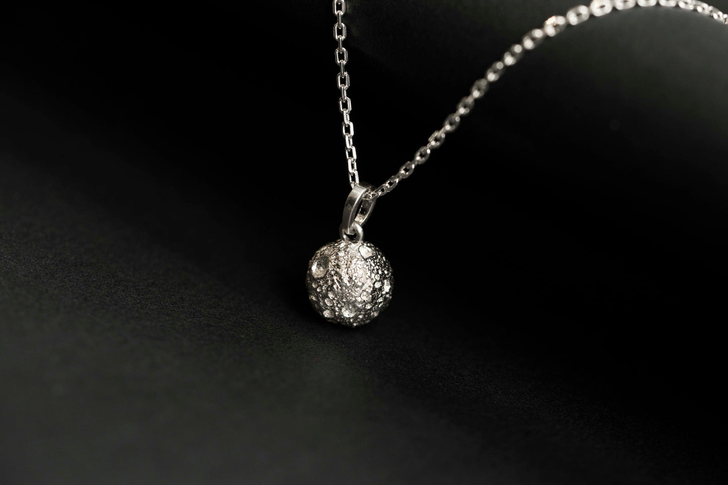Pendant "Full moon" (9 mm)