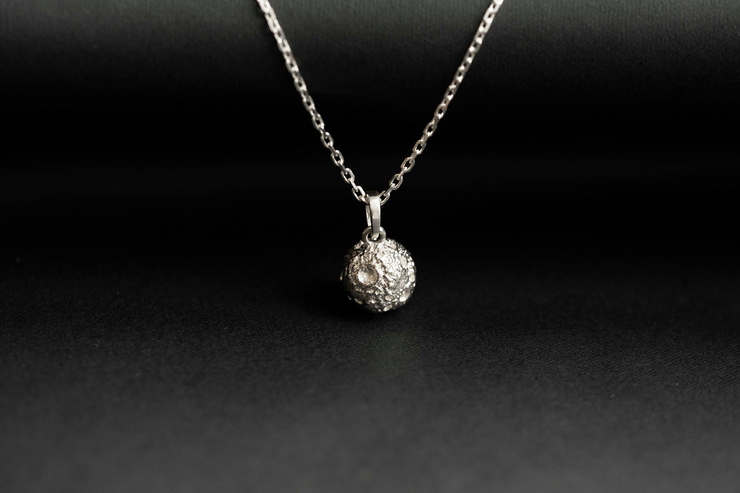 Pendant "Full moon" (9 mm)