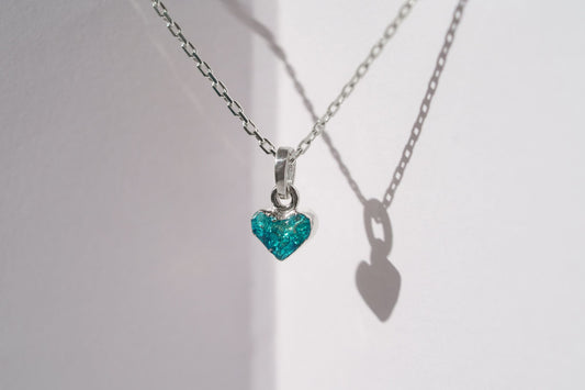 Pendant "Heart" textured with emerald enamel