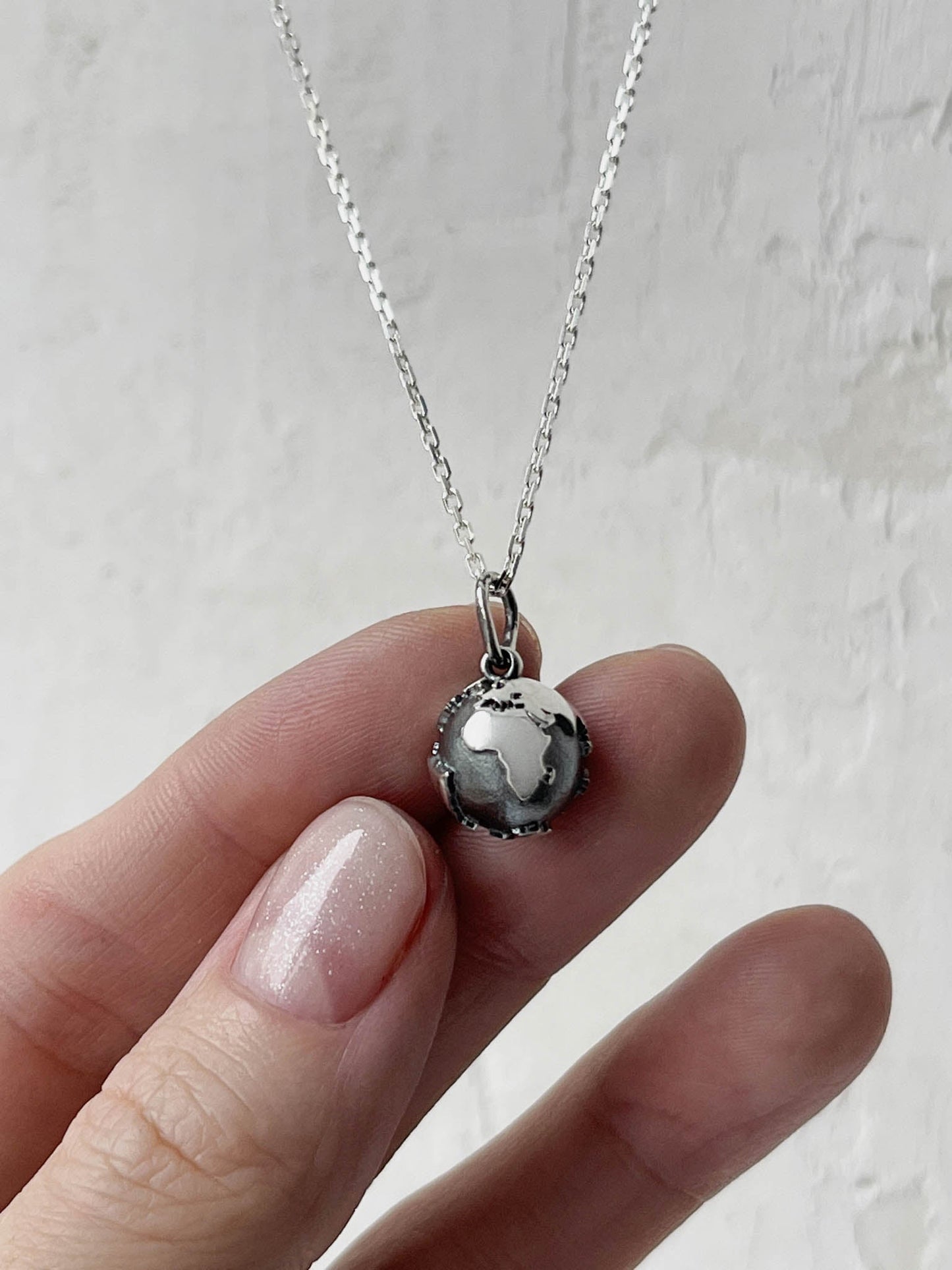 Pendant "Planet earth is my home" (10 mm)