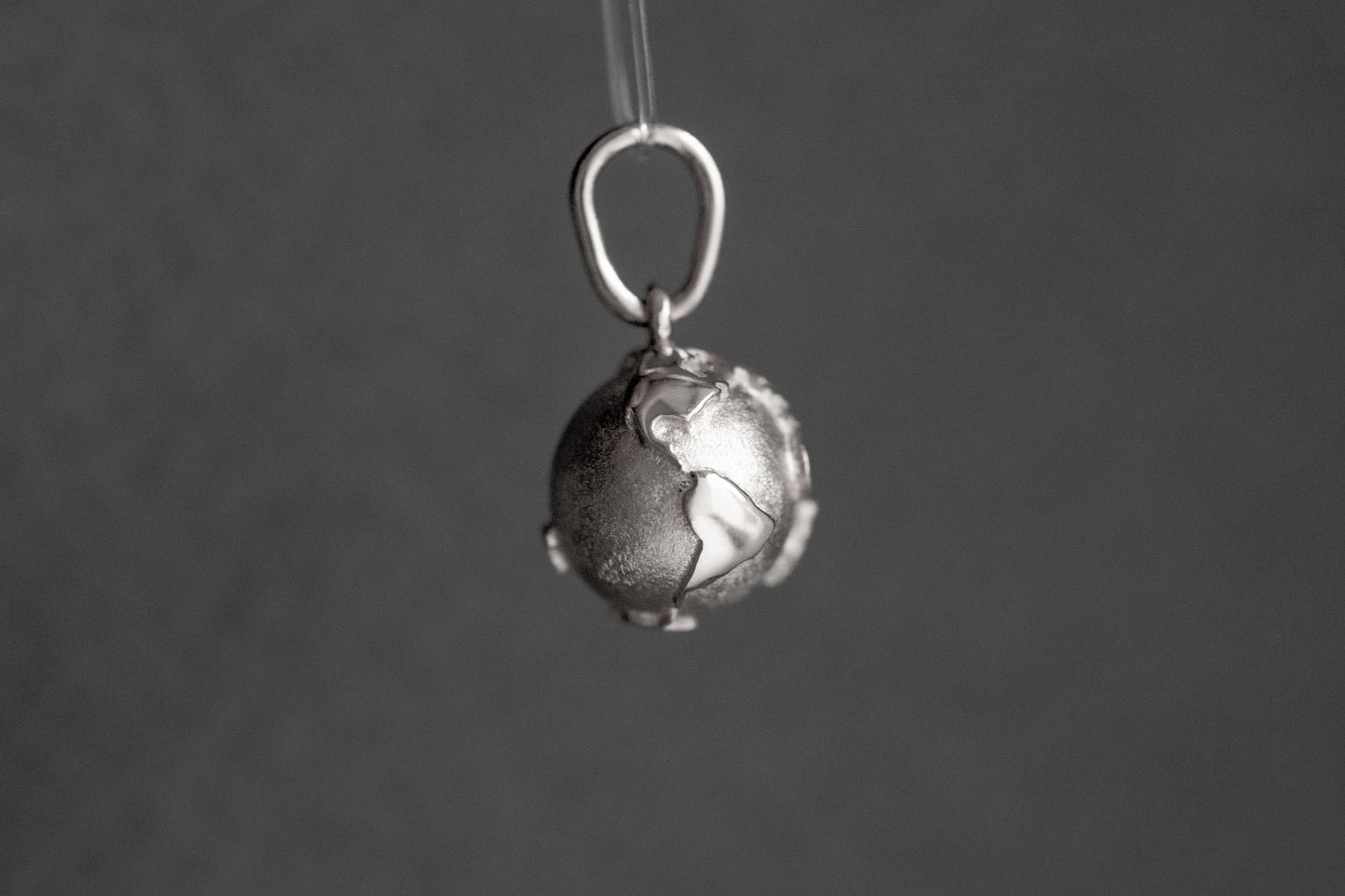 Pendant "Planet earth is my home" (10 mm)