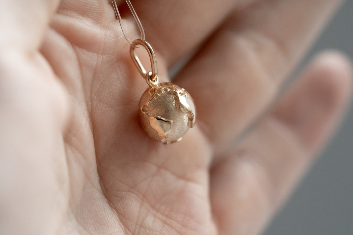 Pendant "Planet earth is my home" (10 mm)