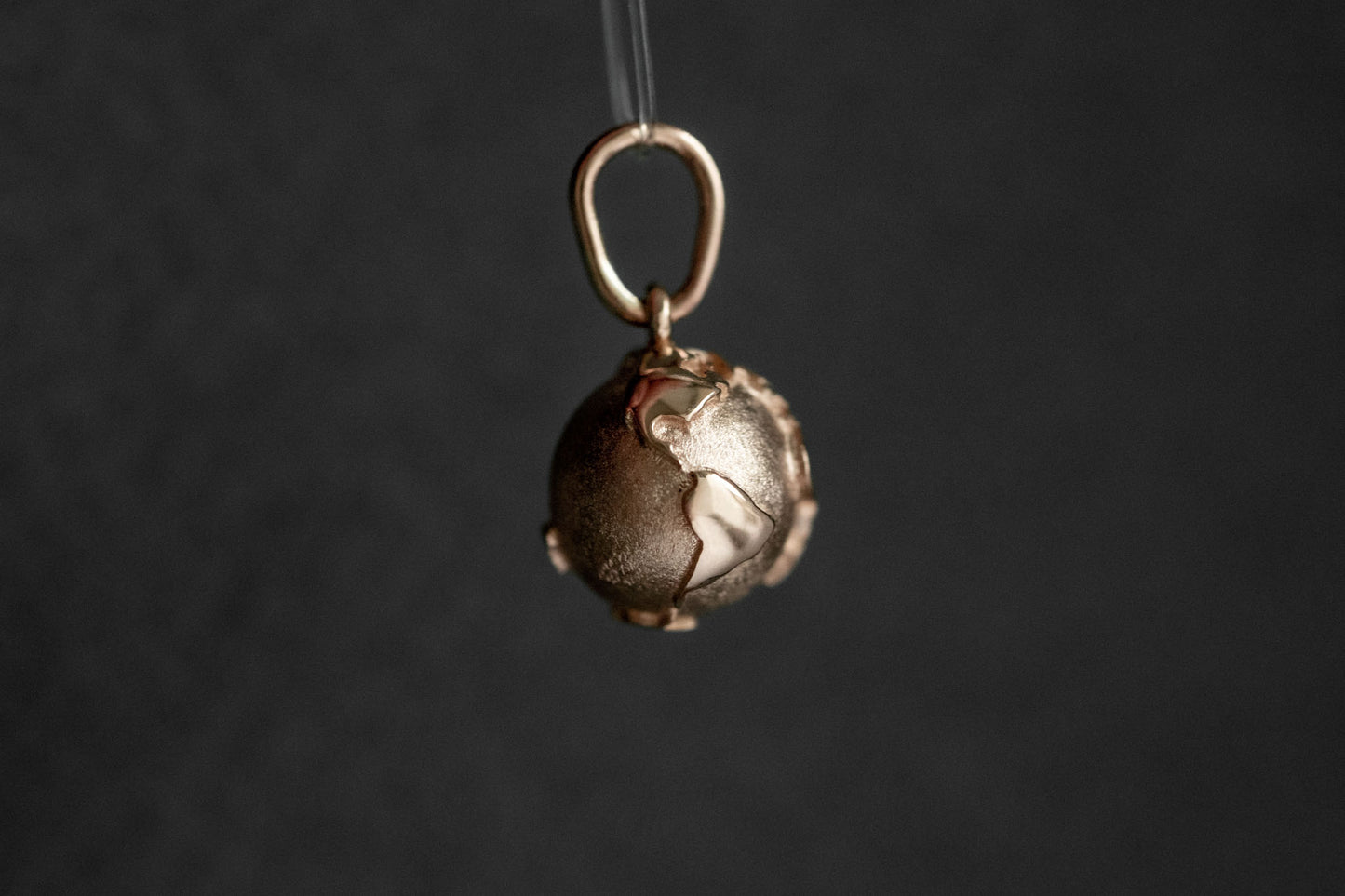 Pendant "Planet earth is my home" (10 mm)