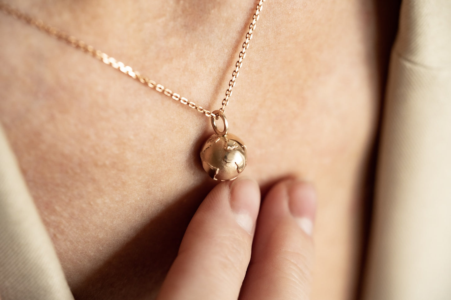 Pendant "Planet earth is my home" (10 mm)