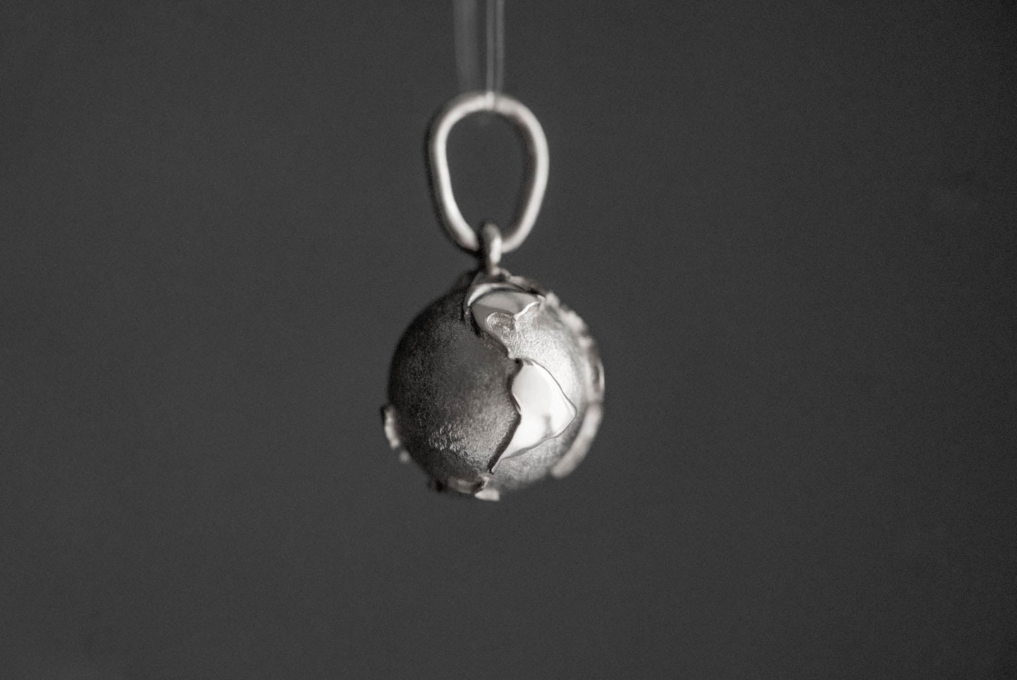 Pendant "Planet earth is my home" (10 mm)
