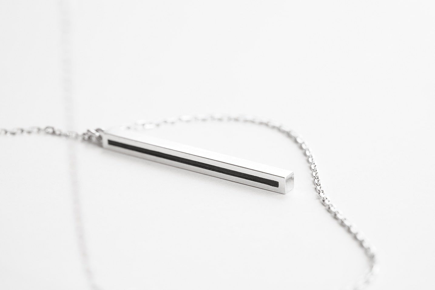 Pendant "Stripe" (31 mm) with enamel