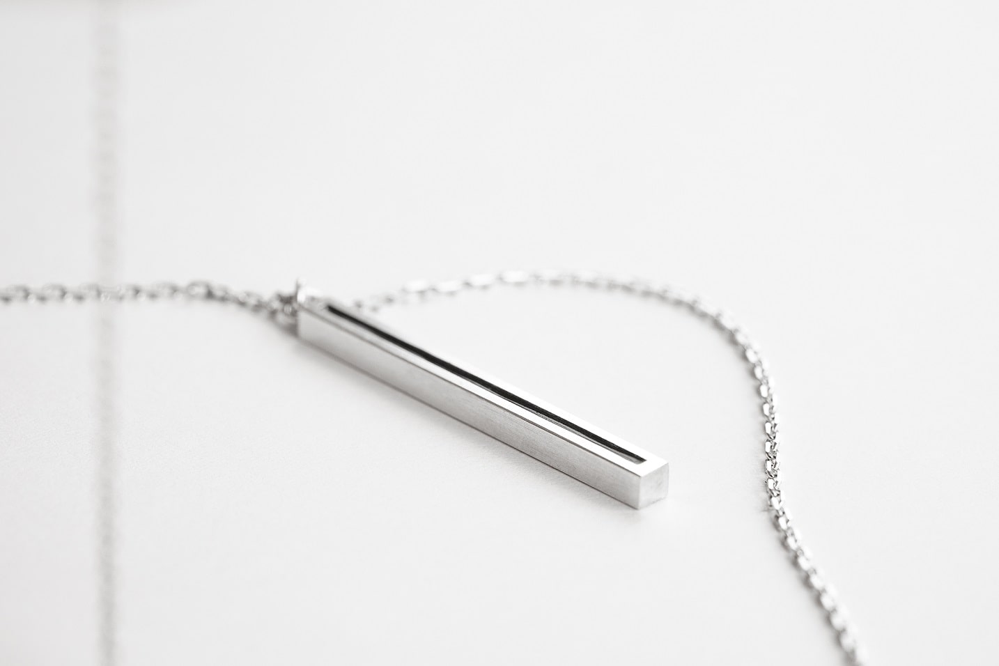Pendant "Stripe" (31 mm) with enamel