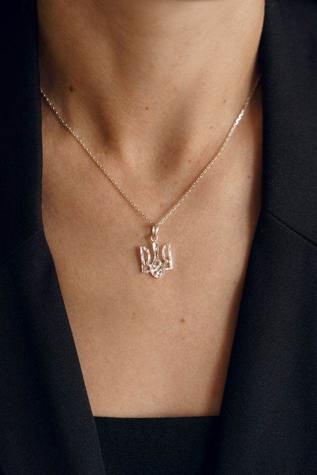 Pendant "Trident" textured