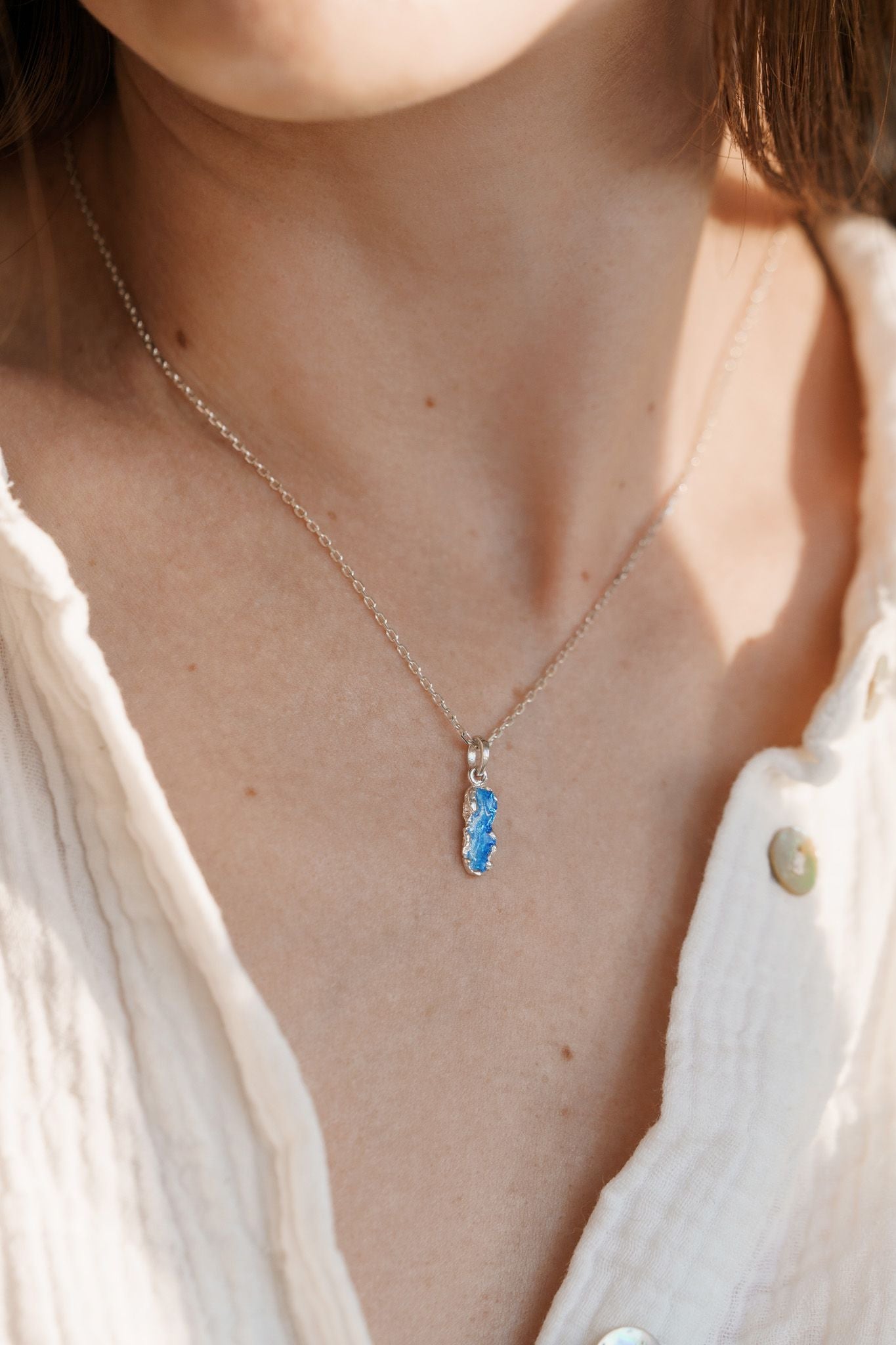 Pendant "Wave" (4x10 mm) blue