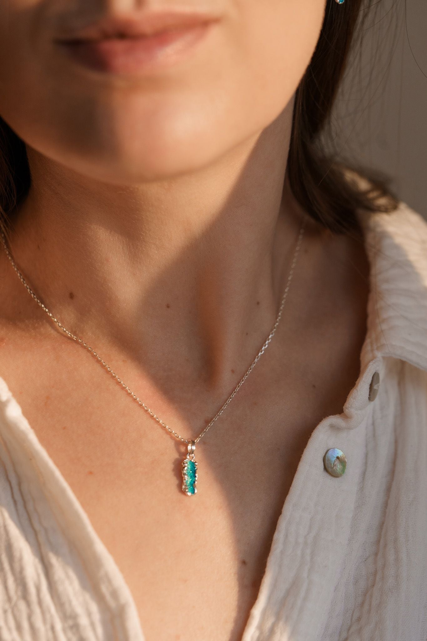 Pendant "Wave" (4x10 mm) emerald