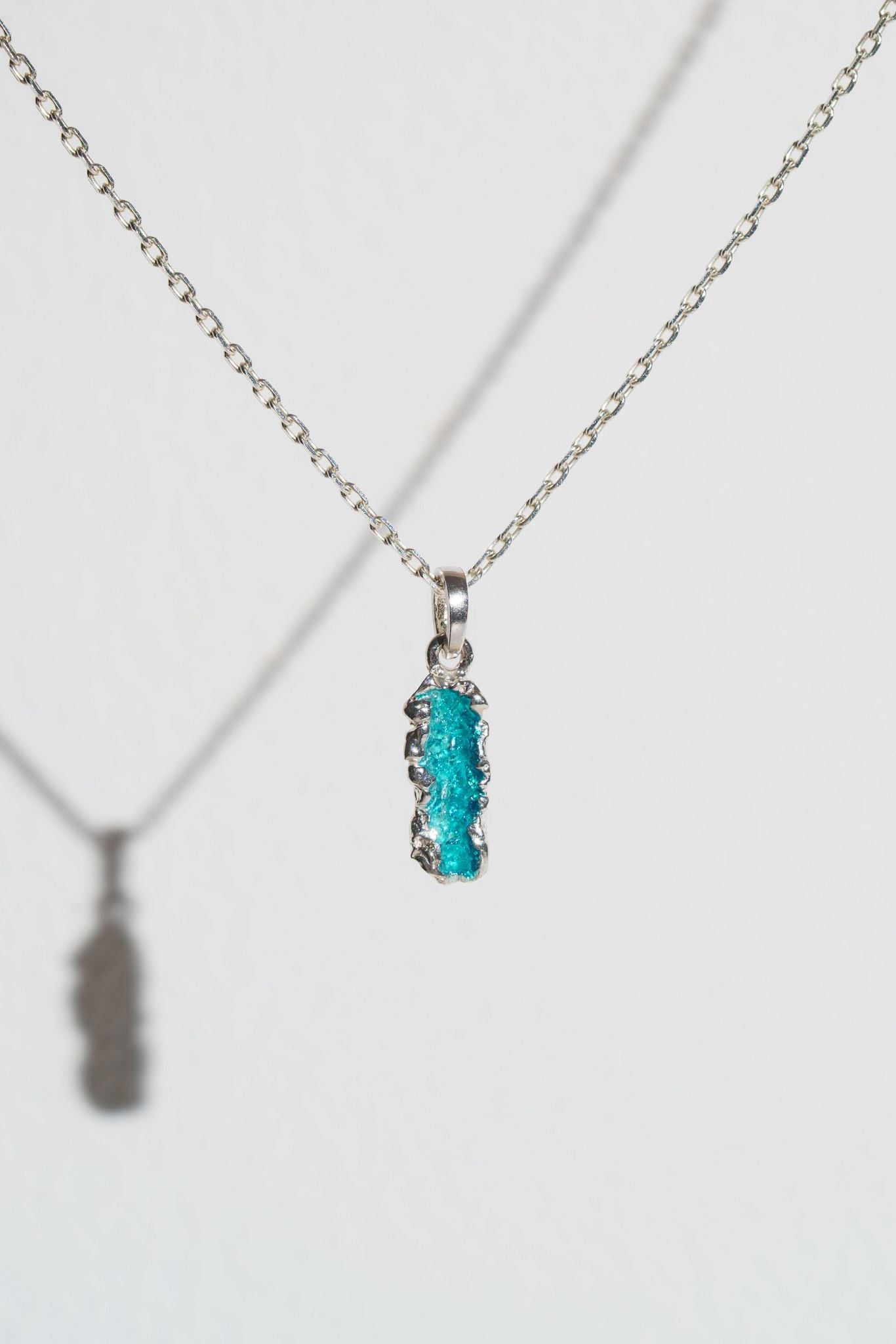 Pendant "Wave" (4x10 mm) emerald