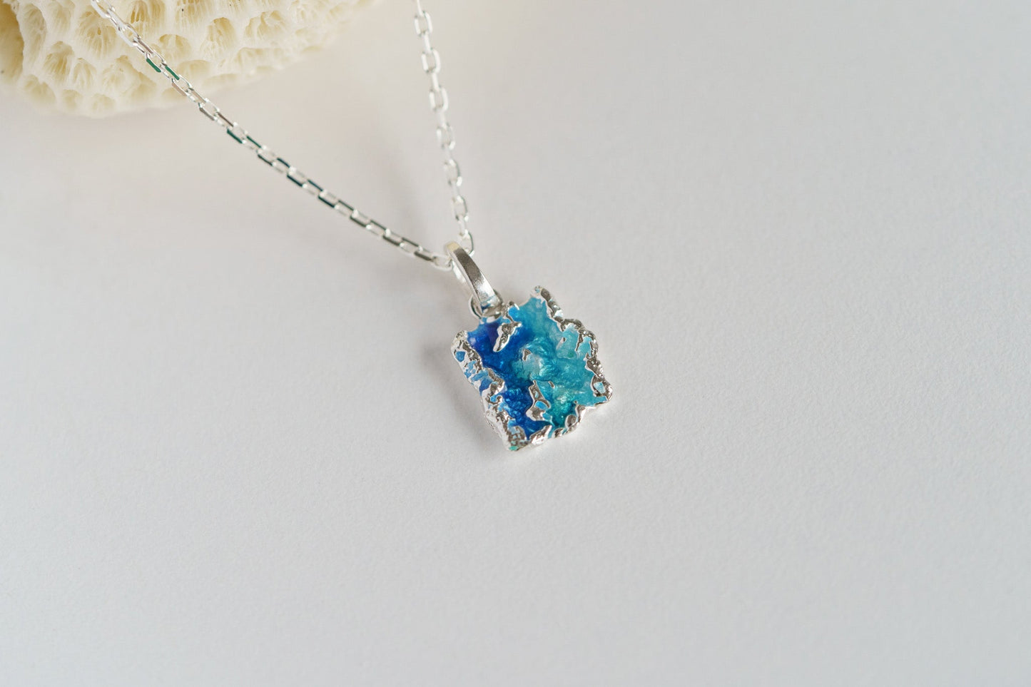 Pendant "Wave" blue (8х10 mm)