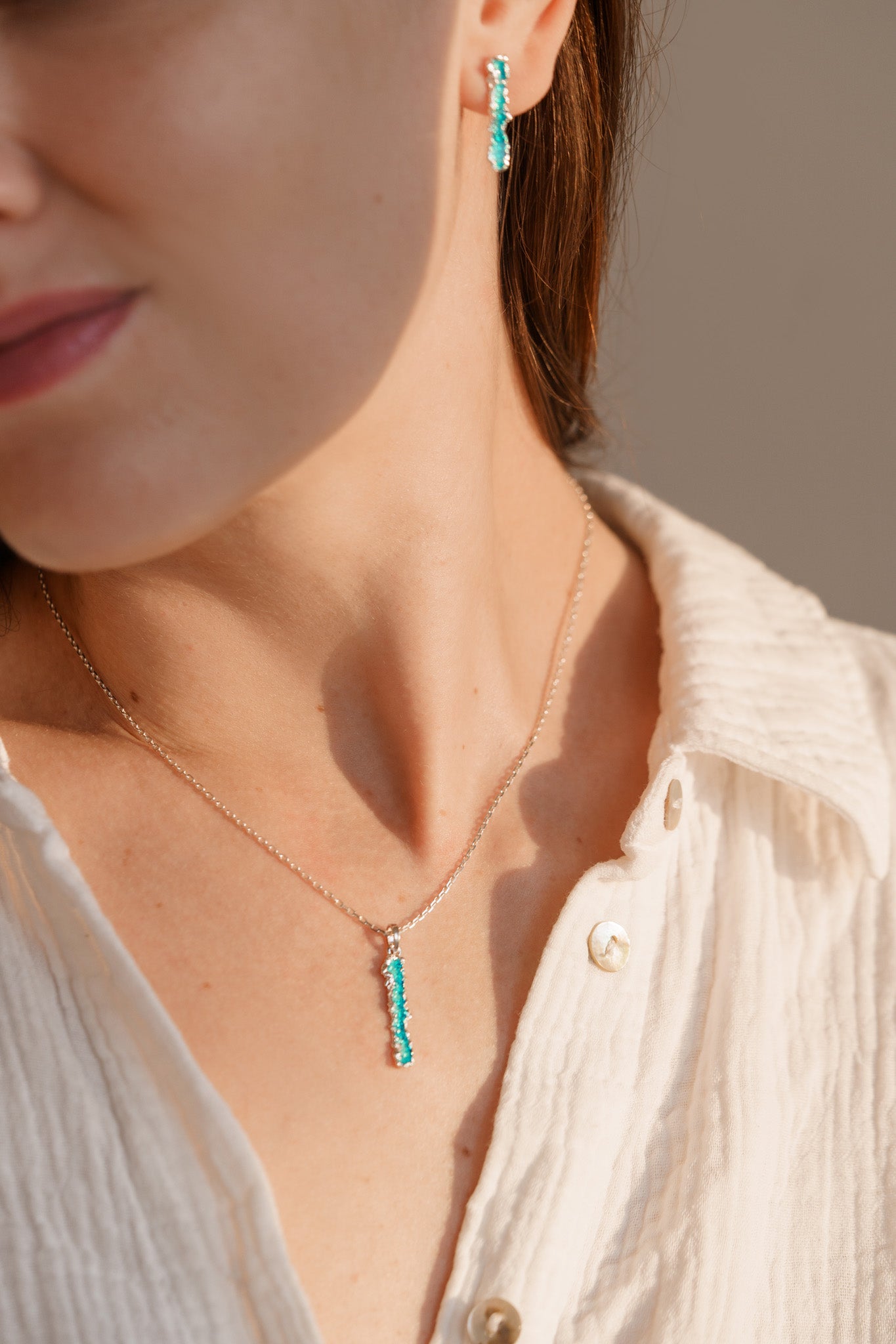 Pendant "Wave" (4x20 mm) emerald
