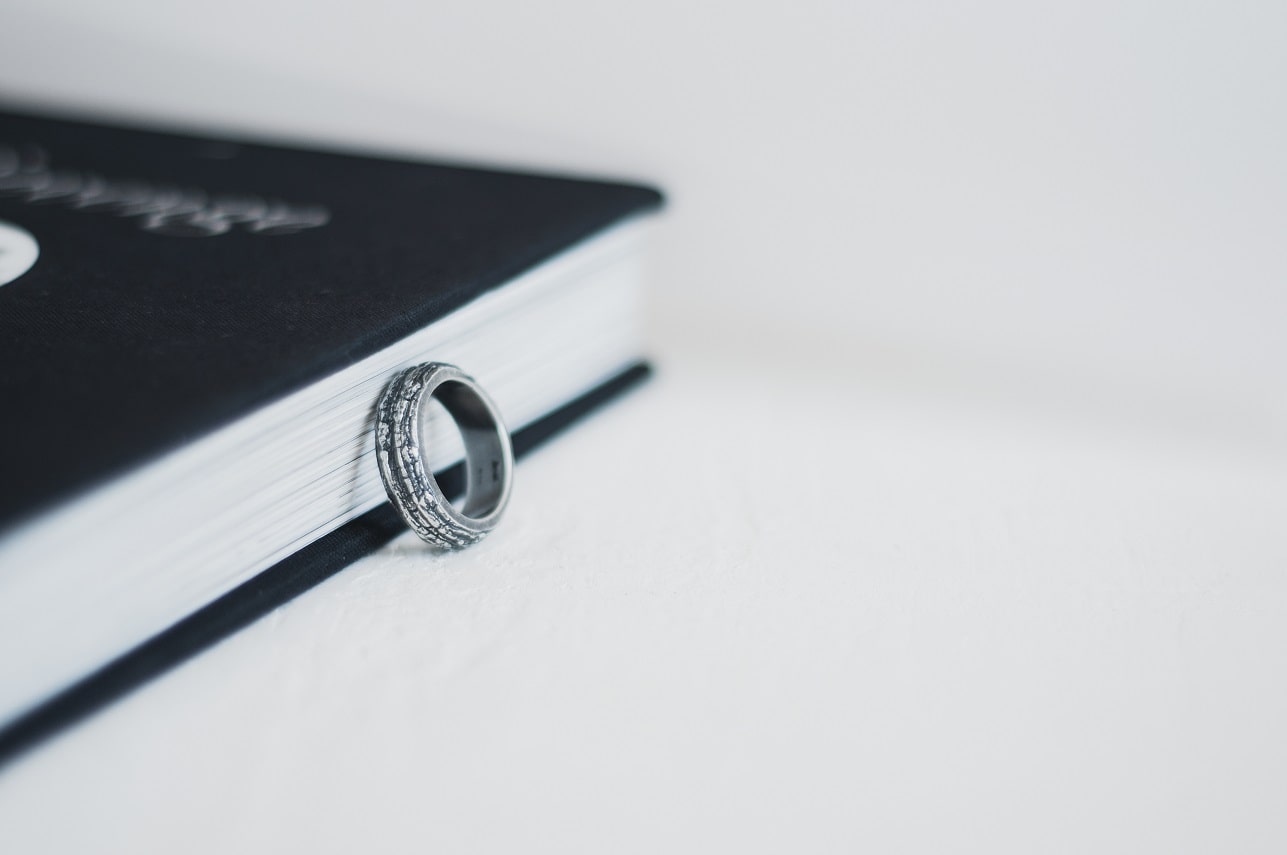 Ring "Beech bark" blackened