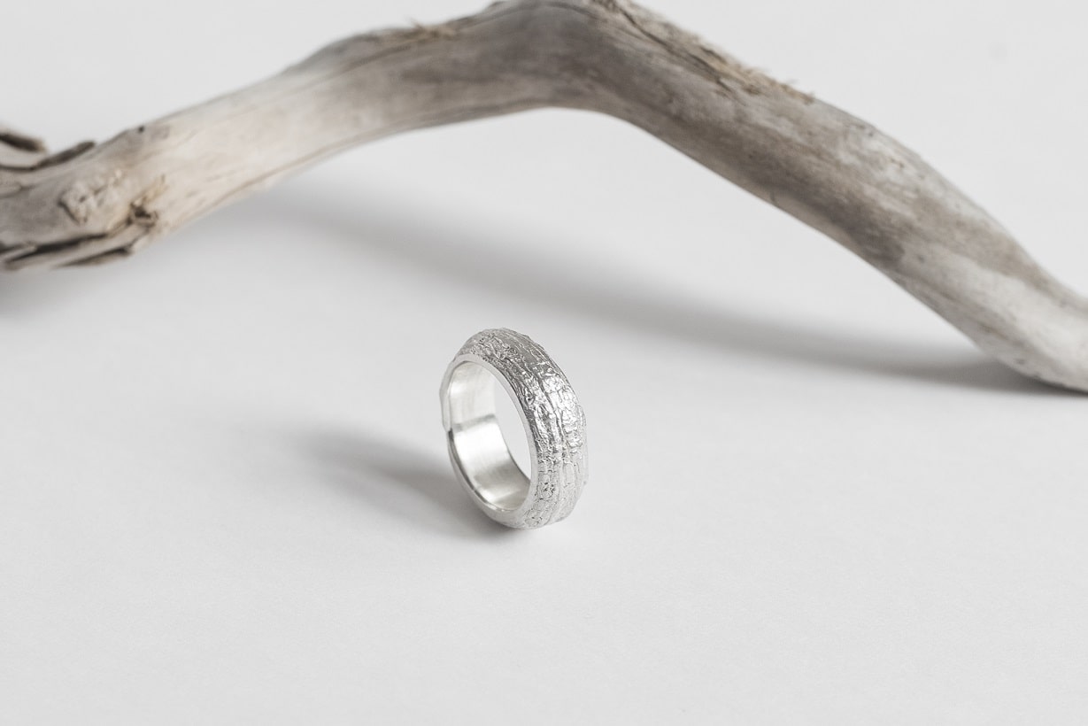 Ring "Beech bark" light