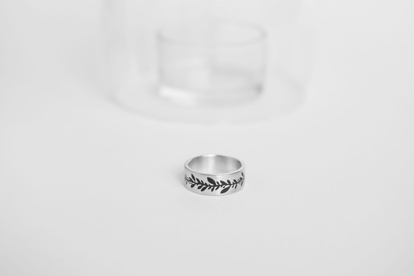 Ring "Branch" (7 mm) with black enamel