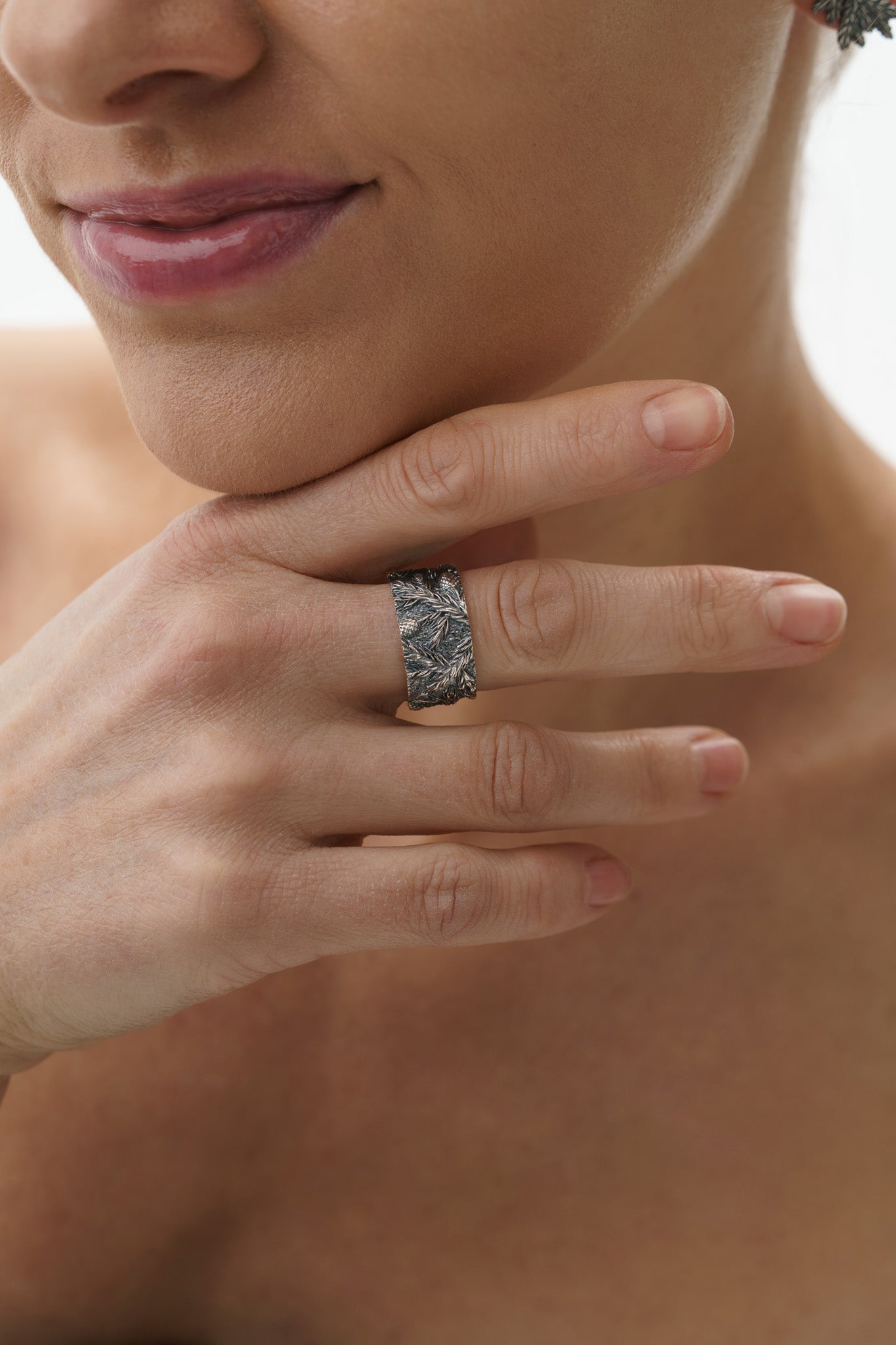 Ring "Fir tree" light (10 mm) blackened