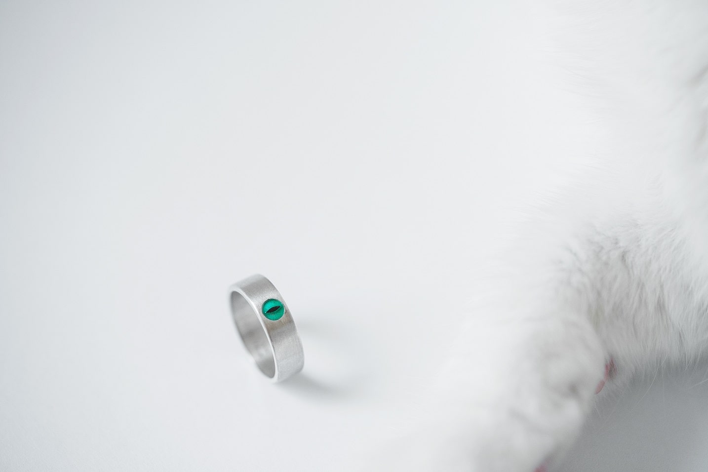Ring "Cat’s Eye" (5 mm) with Enamel