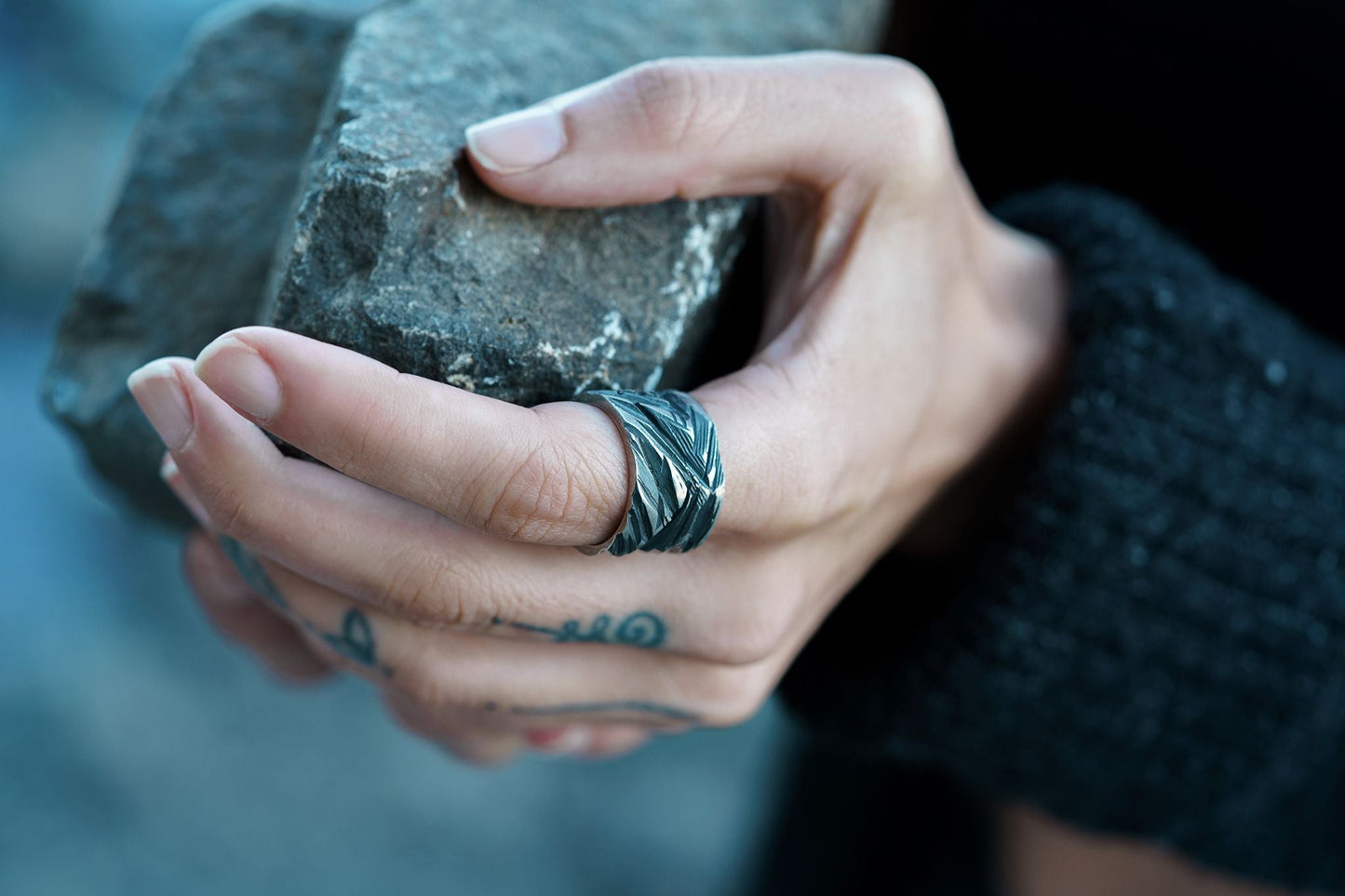 Ring "Crushed ice" blackened (15 mm)