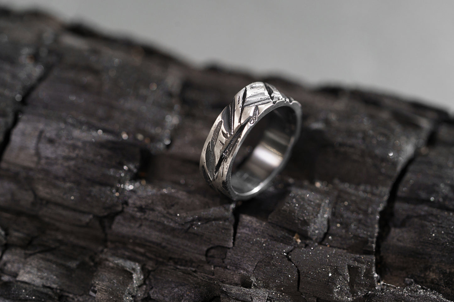 Ring "Crushed ice" blackened (5 mm)