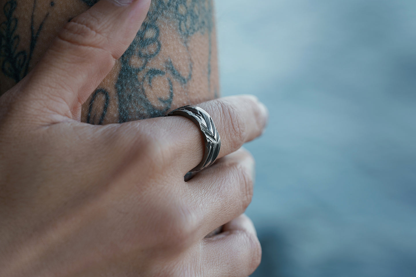 Ring "Crushed ice" blackened (5 mm)