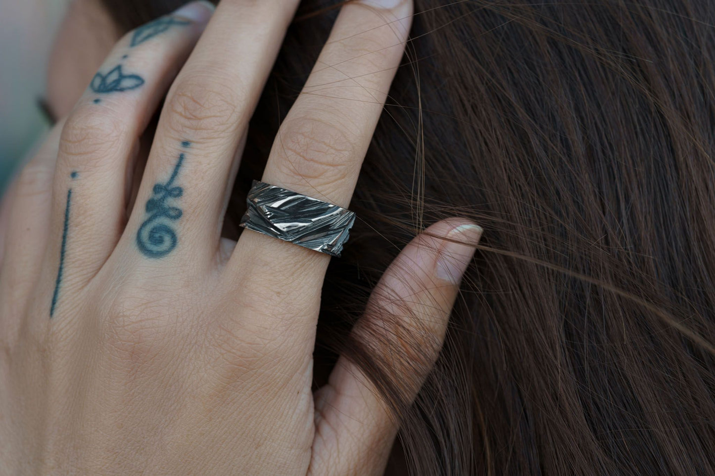 Ring "Crushed ice" blackened (10 mm)