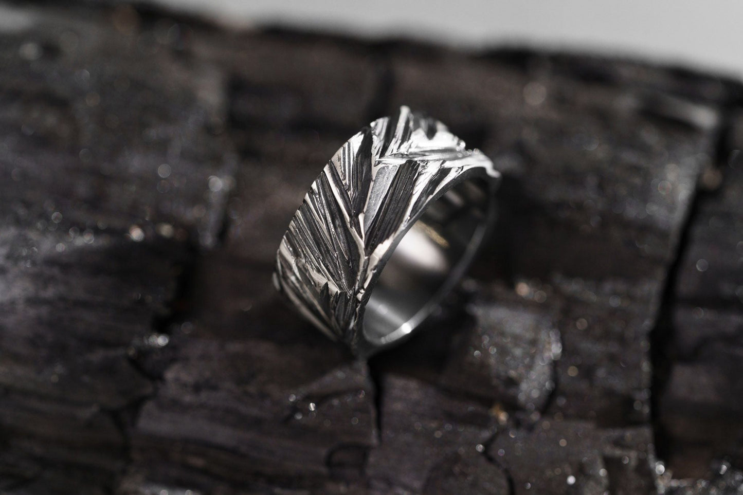 Ring "Crushed ice" blackened (10 mm)