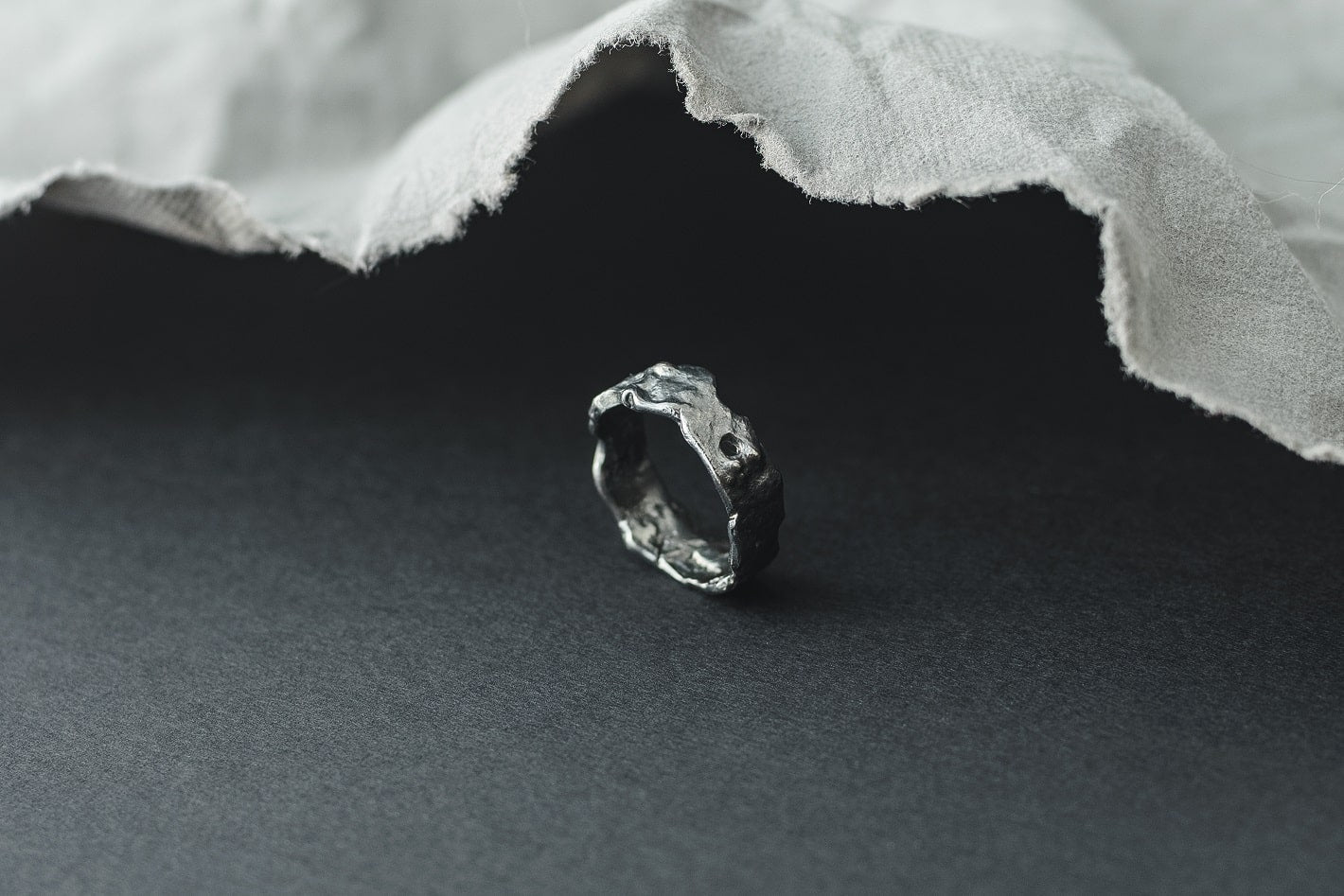 Ring "Dark asteroid" (6 mm)