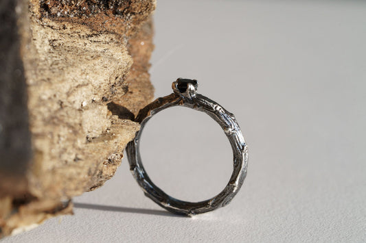 Ring "Dark vine" (gemstone 3,5 mm)