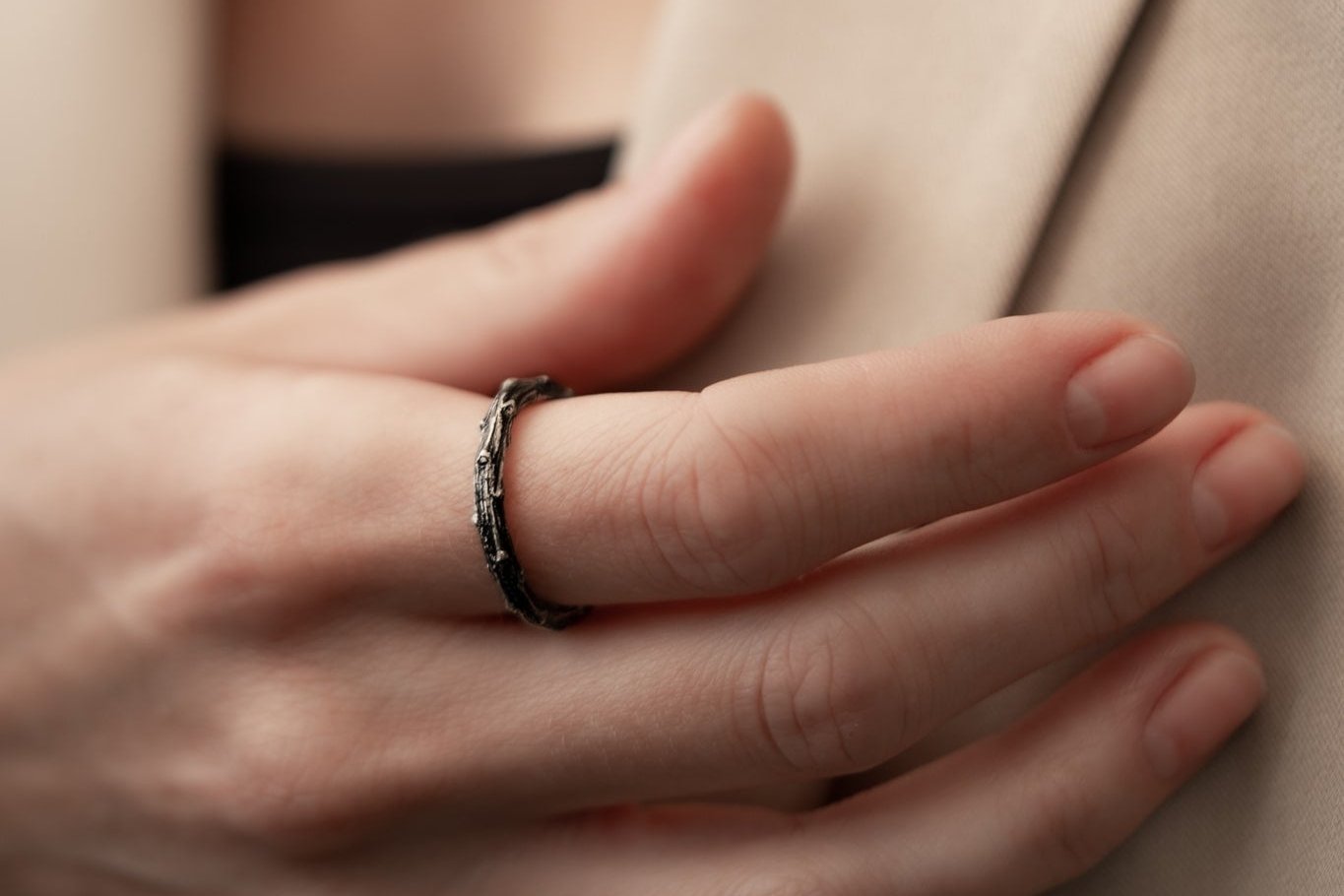 Wedding ring "Dark Vine"