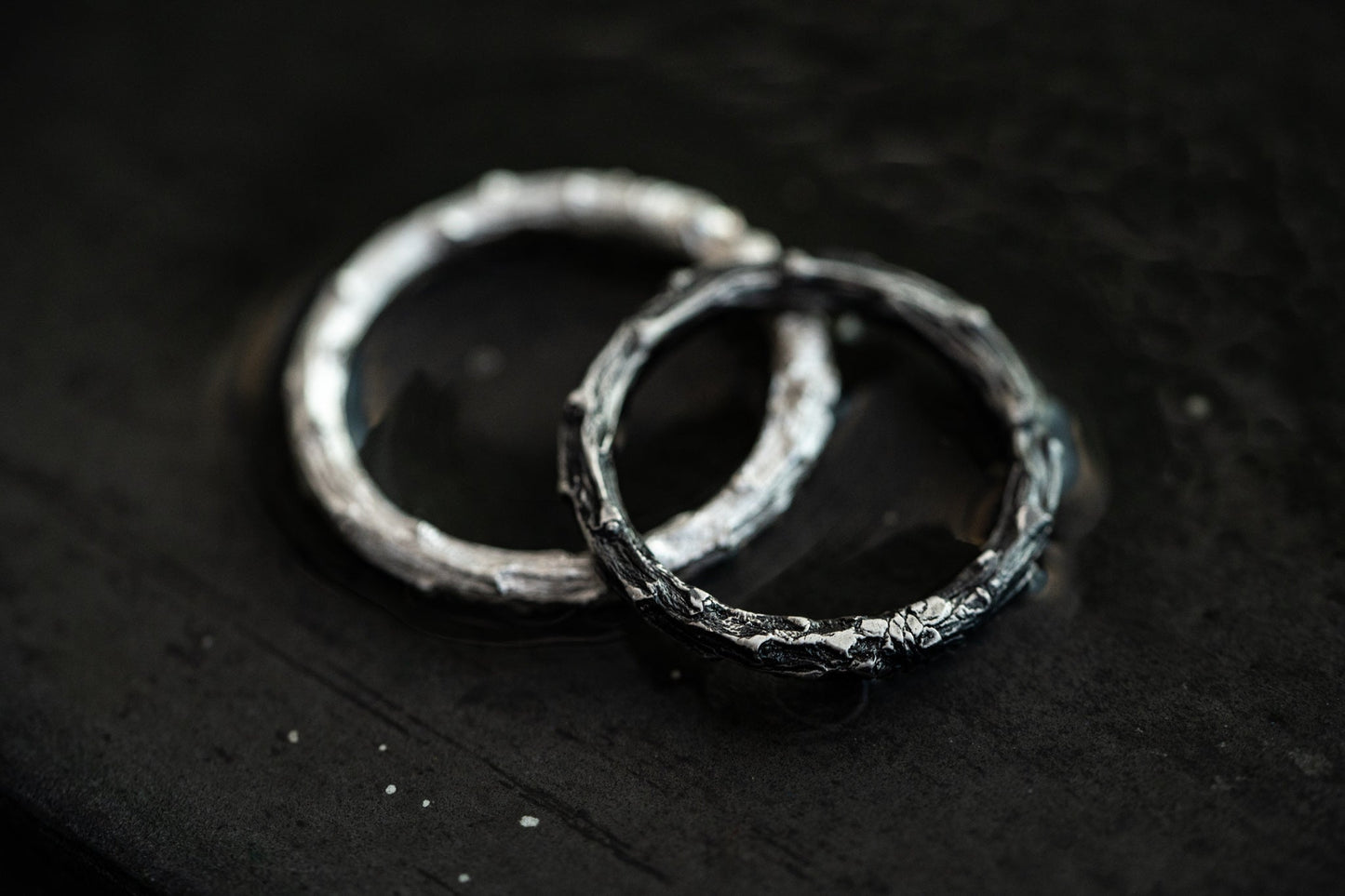 Wedding ring "Dark Vine"