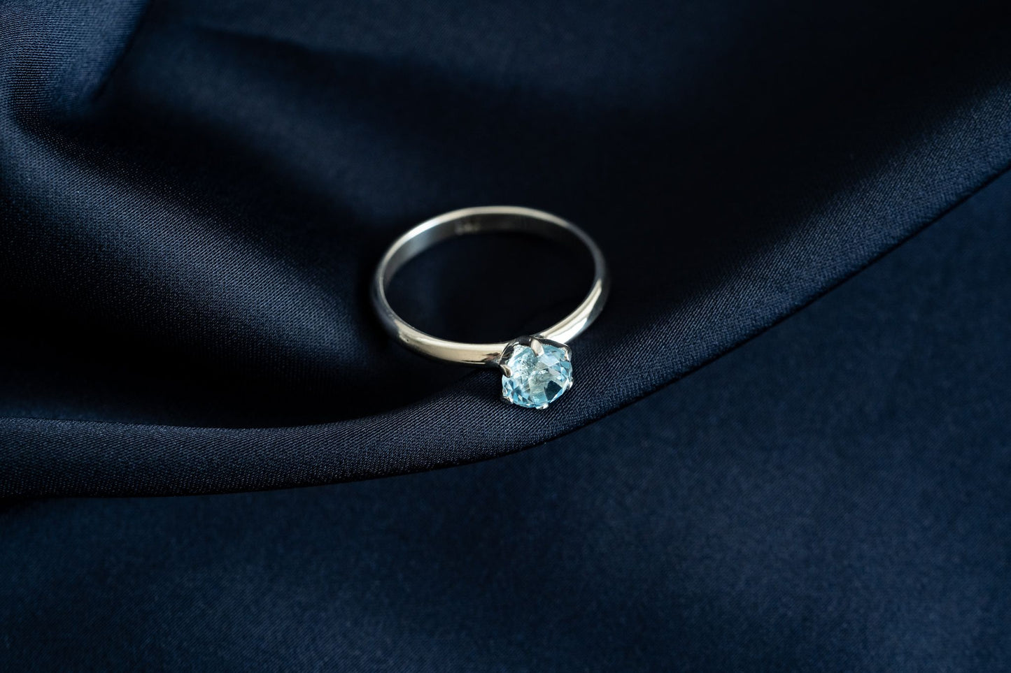 Ring "Dreams" (5 mm gemstone; model 2)