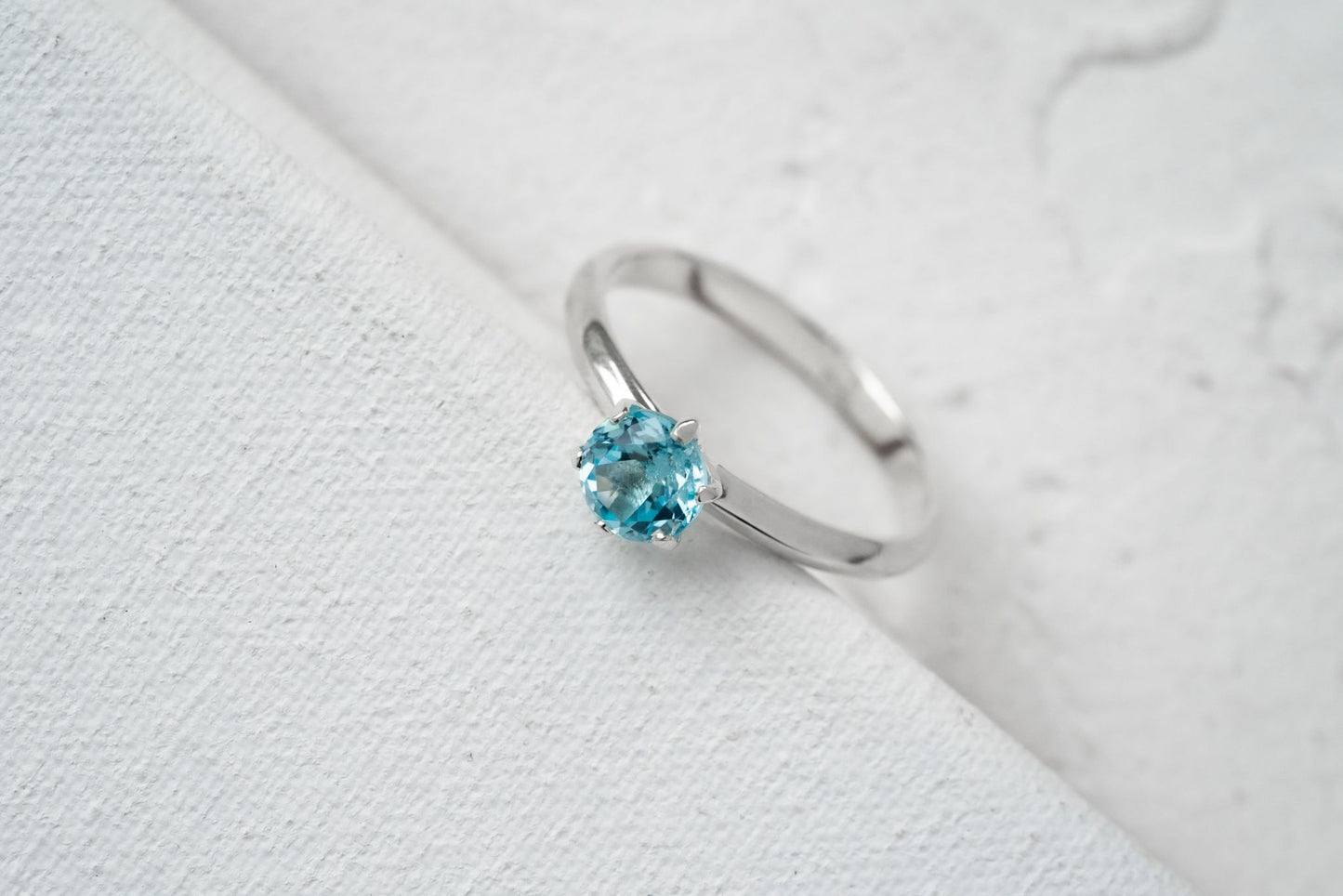 Ring "Dreams" (5 mm gemstone; model 2)