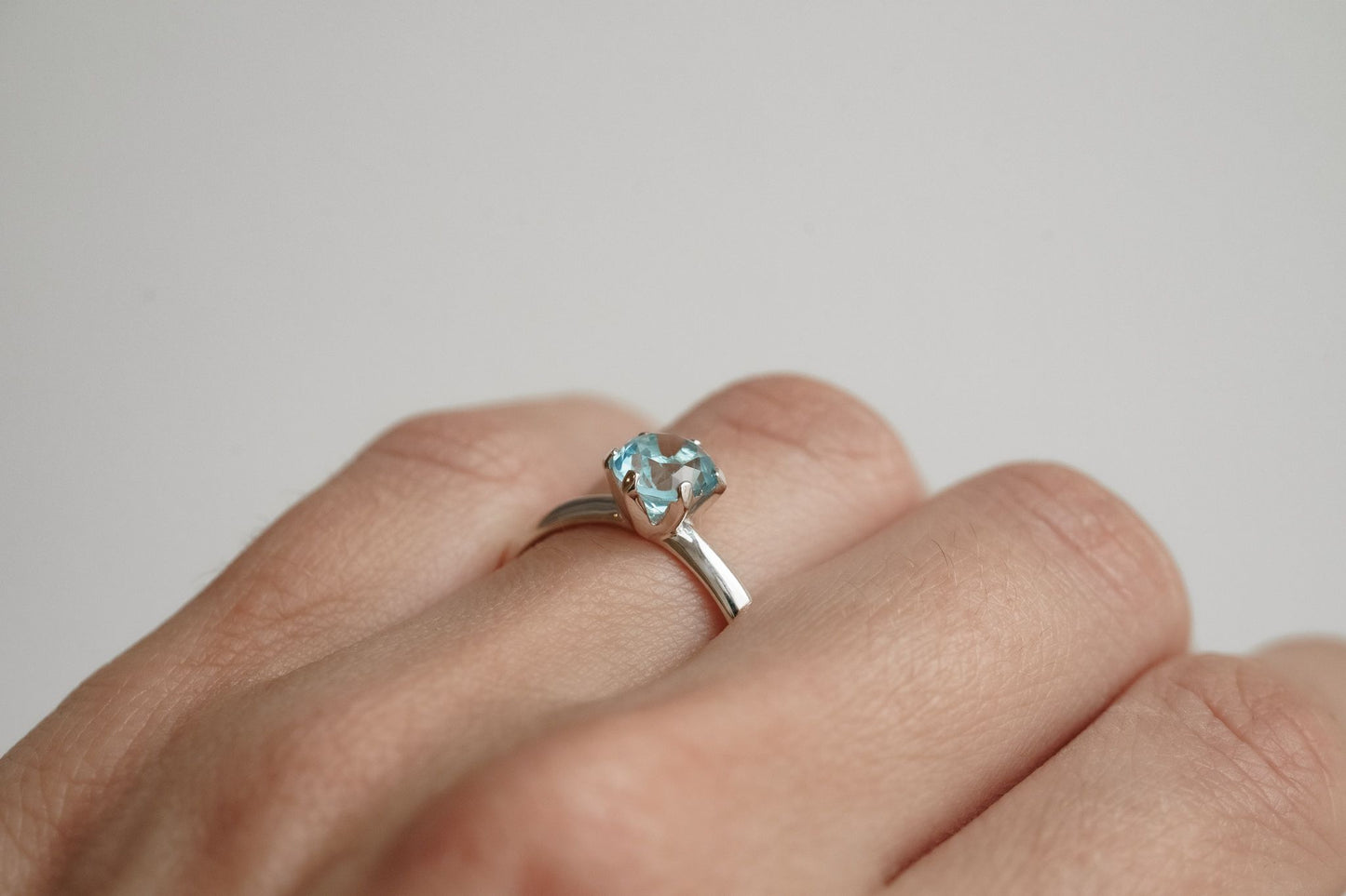 Ring "Dreams" (5 mm gemstone; model 2)