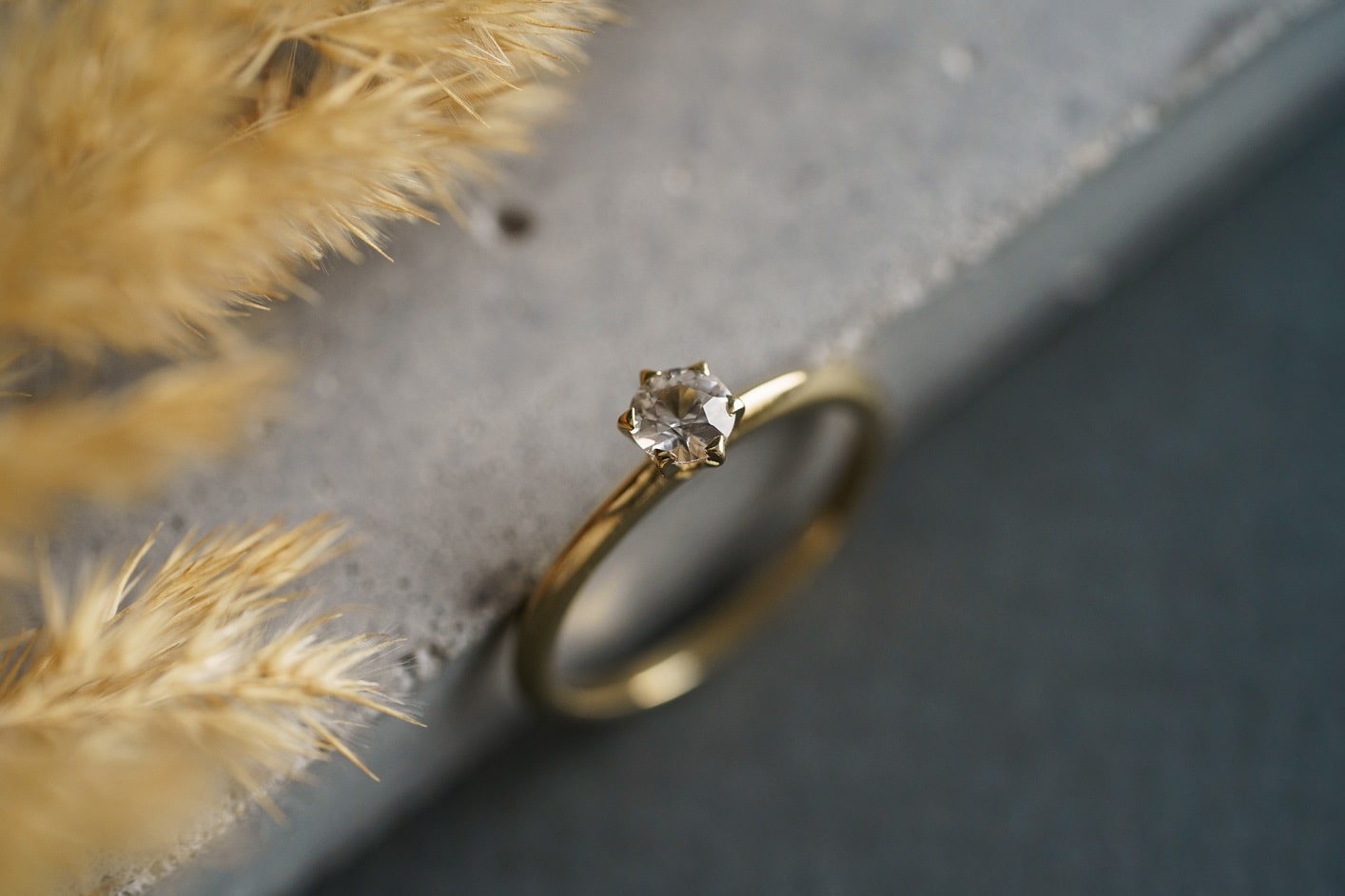 Ring "Dreams" (4 mm gemstone; model 1)