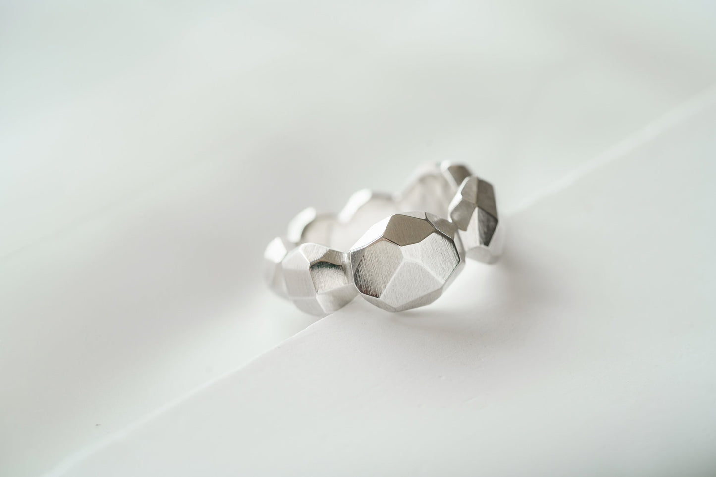 Ring "Faceted balls" massive