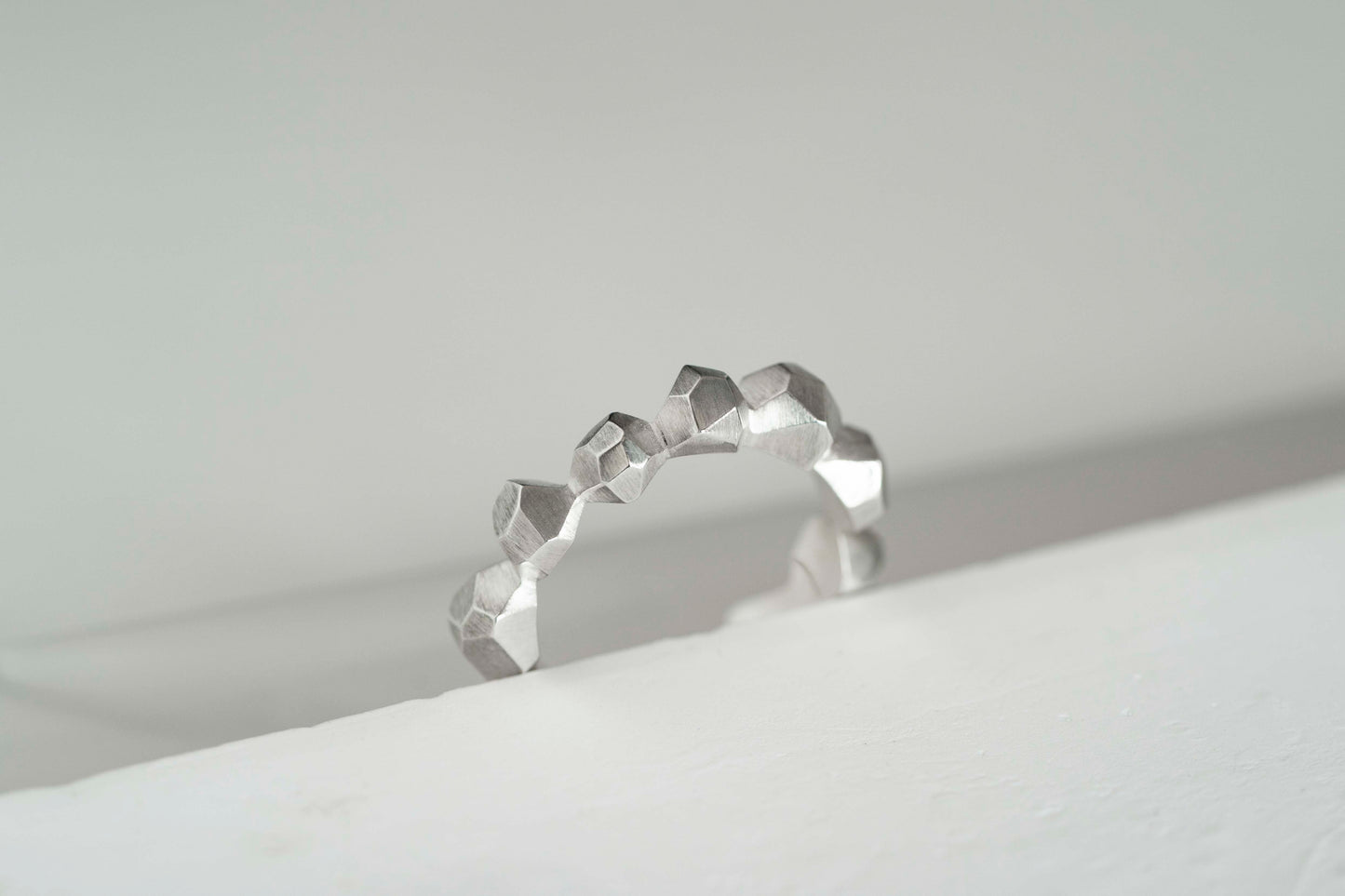 Ring "Faceted balls"